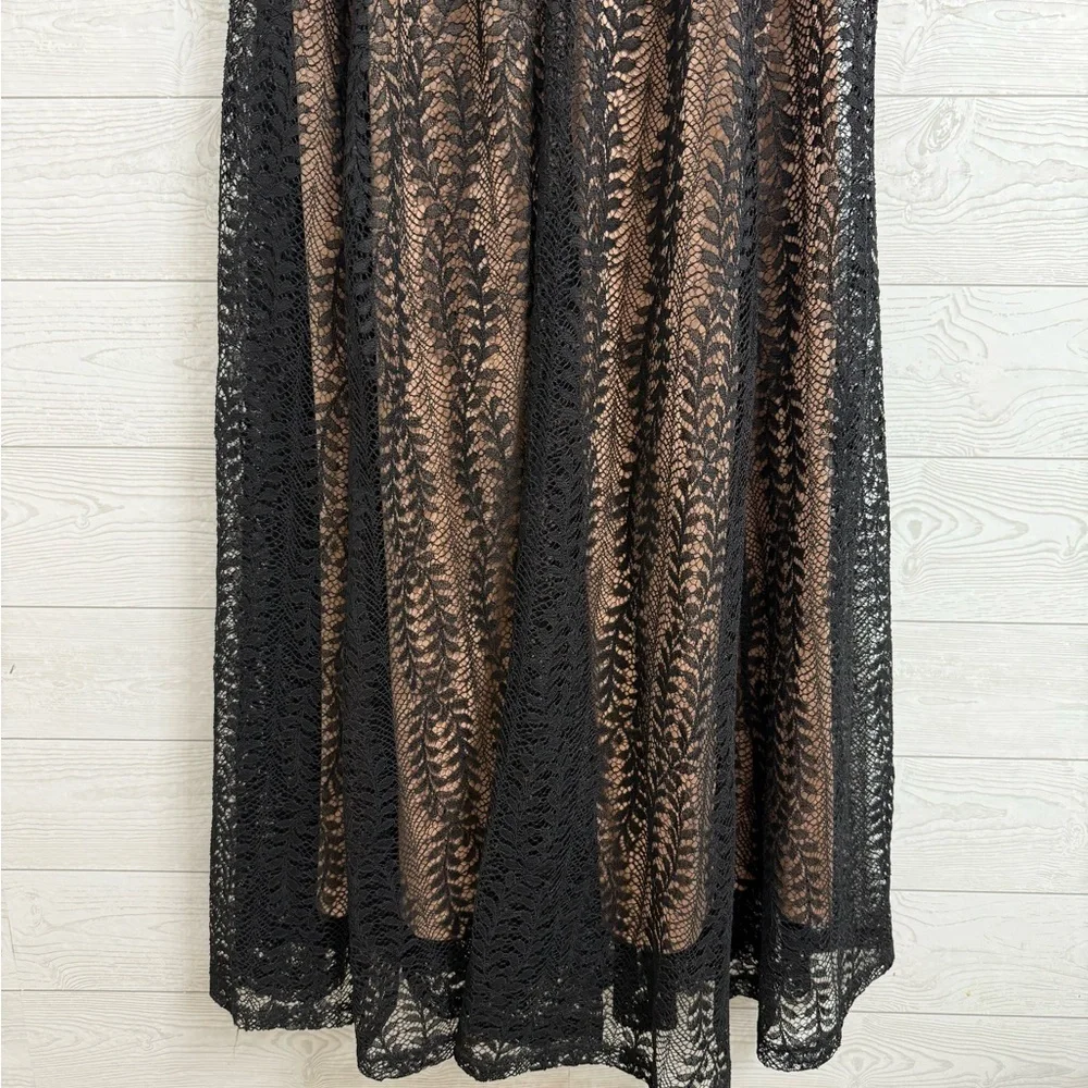 Lucy Wang Women’s Black Lace Sleeveless formal Maxi Dress. Size M - Picture 5 of 10